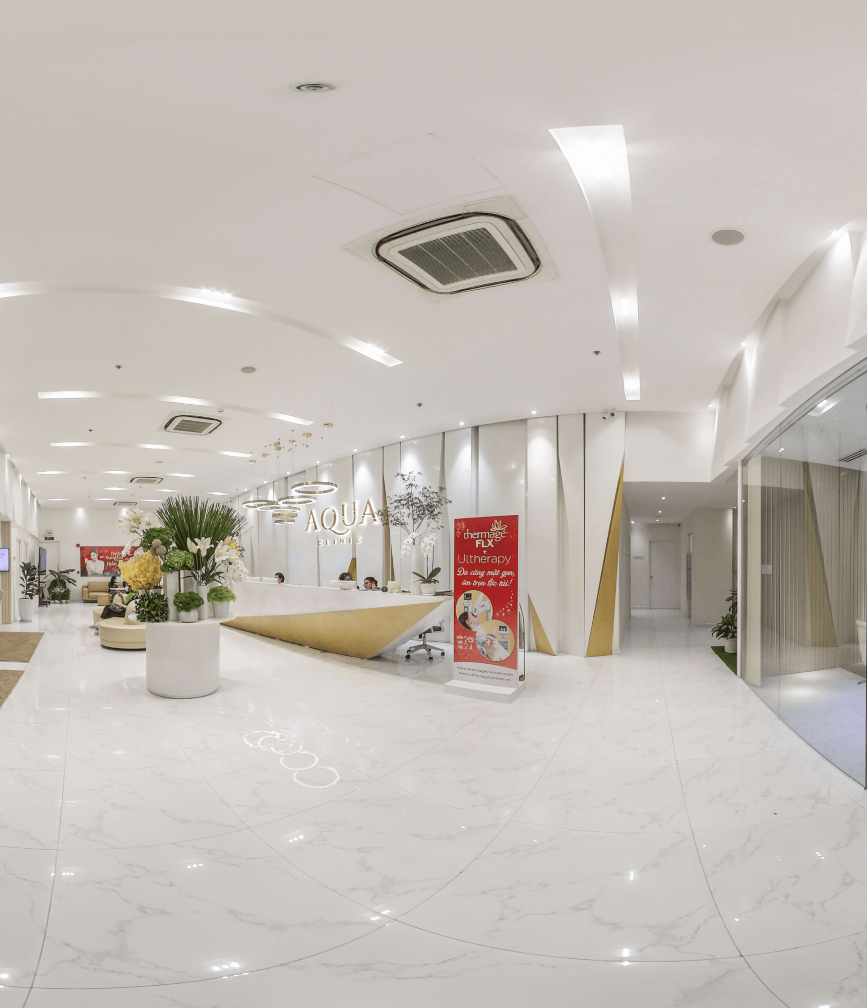 Khu vực lễ tân tại Aqua Clinic